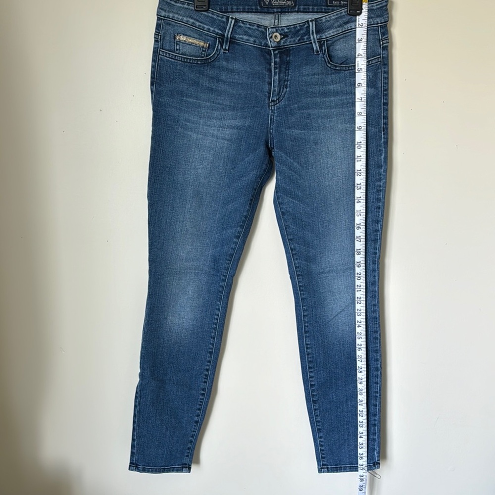 Guess Blue Ankle Cropped Jeans used excellent condition size 31.             #12
